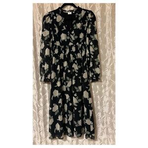 Aritzia Wilfred Faraway Dress Black Long Sleeve Floral V-Neck Midi